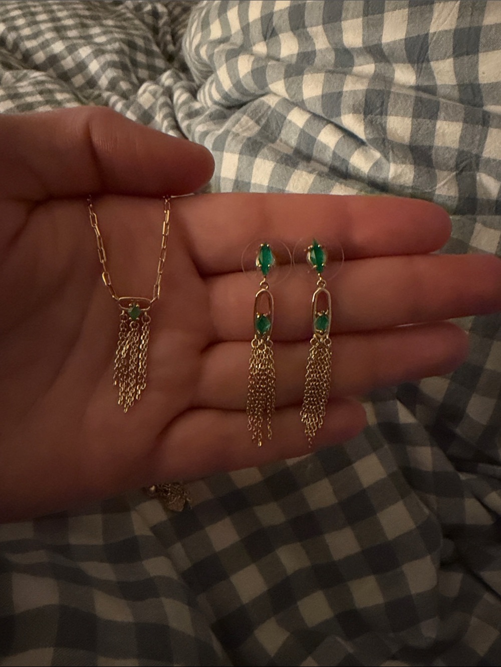 Kendra Scott necklace and earrings set